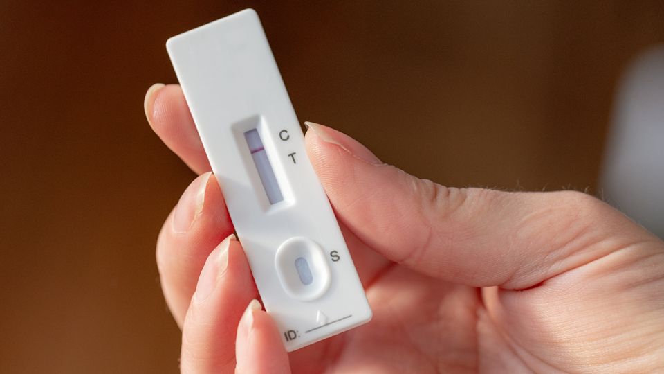 Η σημασία των rapid test γρίπης Α & Β στο φαρμακείο και ο κίνδυνος ψευδώς αρνητικού