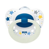 Nuk Signature Night 0-6 Μηνών Πιπίλα Σιλικόνης Με Θήκη Λευκό / Μπλε Αστεράκια (10730653)