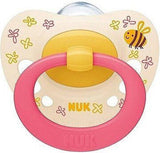 Nuk Signature Πιπίλα Σιλικόνης 18-36m Μελισσούλα Κίτρινο-Ροζ 1 τεμάχιο (10571445)
